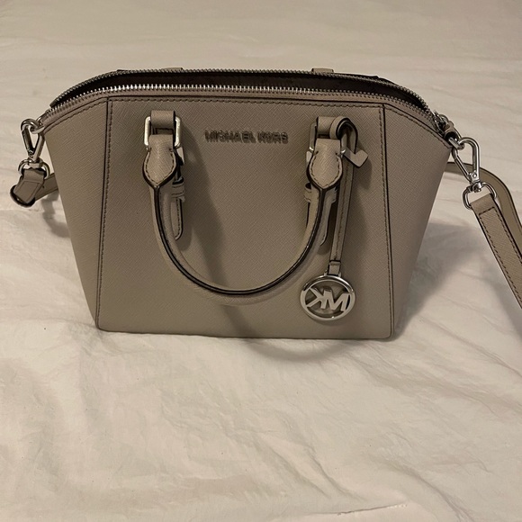 Michael Kors medium sized leather bag. 100% genuine leather. - Picture 4 of 4